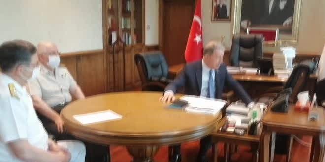 Bahriye subayından 'duygulandıran' fedakarlık