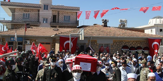 Şehit Uzman Çavuş İdris Mağat son yolculuğuna uğurlandı