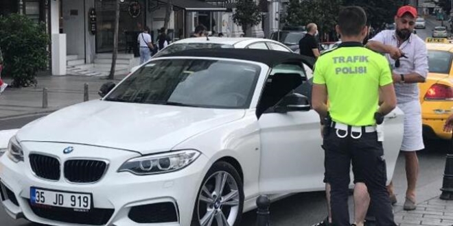 'Polisim' diyerek alkollü araç kullanan Iraklıya ceza
