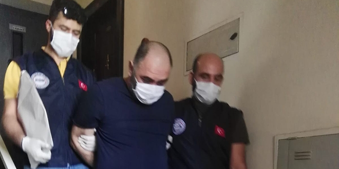 FETÖ'nün sözde Mersin imamı ve il ablası yakalandı
