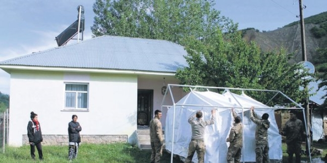 Deprem ya�ayan Bing�l'e 'haberle�me' ve 'ula��m' deste�i