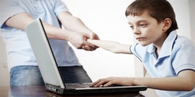 �lgilenilmeyen �ocu�un ebeveyni sosyal medya olur