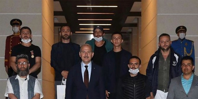Soylu, eylem yapan 15 Temmuz gazileriyle görüştü