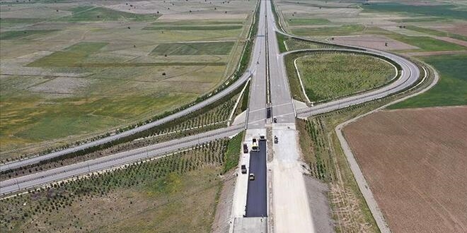 Ankara-Niğde Otoyolu'nun yüzde 85'i tamamlandı