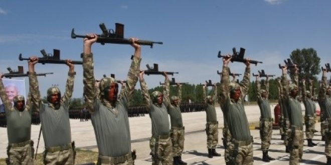 Komando niteliğini kaybeden bazı uzman erbaşların sözleşmesi fesih edilecek