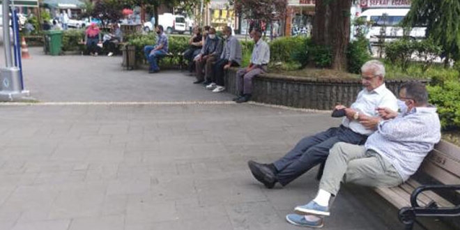 Rize'de maske takmayan 135 kişiye ceza