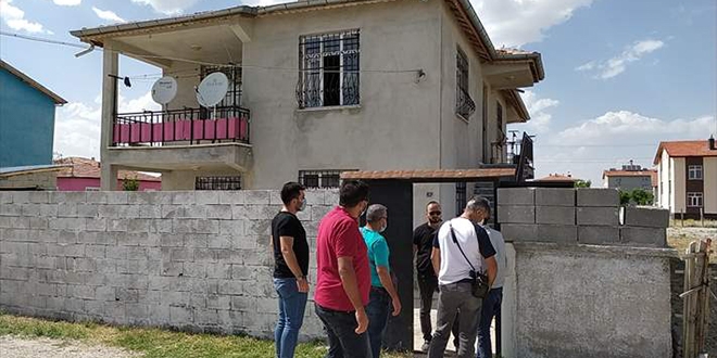 Evine almayan halas�n� pompal� t�fekle ba��ndan vurdu