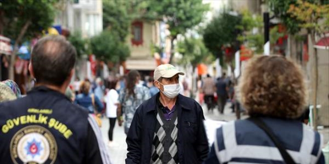 Maske denetiminde polis ile vatandaşlar arasında ilginç diyaloglar