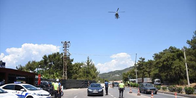 Emniyetin 'uçan göz'ü turizm merkezlerinde denetimde