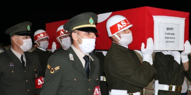 Şehit Piyade Uzman Onbaşı Ömer Kahya'nın cenazesi memleketine getirildi