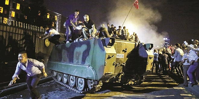 İstihbarat başkanının emir subayı FETÖ'cü çıktı