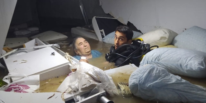 Sel felaketinden kurtarılmıştı, koronavirüs rastlandı