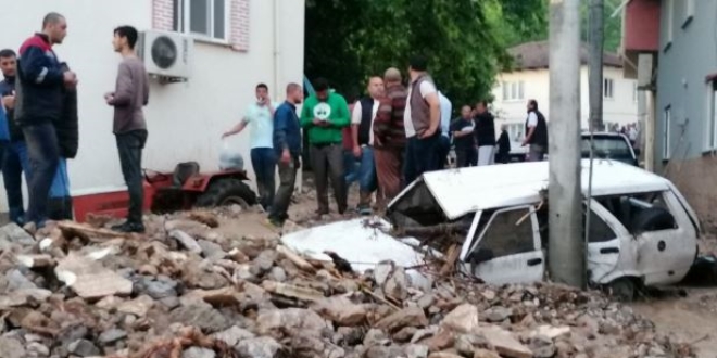 Bursa'da sele kapılan 2 vatandaş hayatını kaybetti