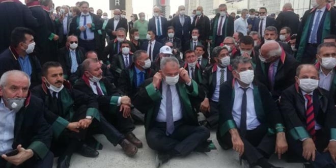 Baro başkanları Ankara girişinde durduruldu! Oturma eylemi başlattılar