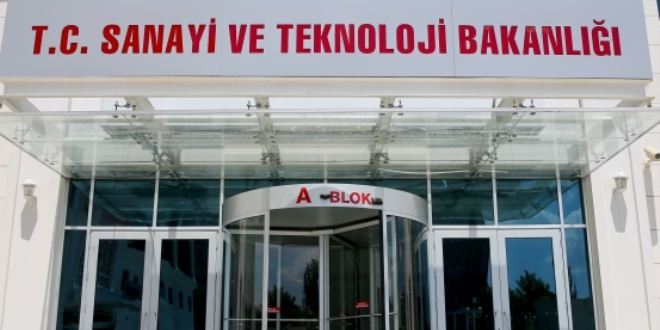 Bakanlık binasının 7. katında 1 personelde korona çıktı