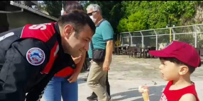 Şaka yapan Maraş dondurmacısını polise şikayet etti