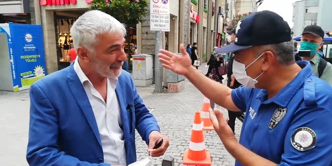 Maske takmayan vatandaştan polise... Şov yapıyorsunuz