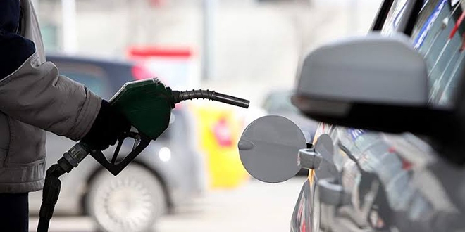 Benzine 12 kuruş zam yapıldı