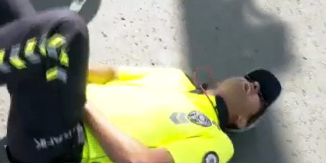 Ankara'da polis memuruna saldırı, bir anda yere yığıldı