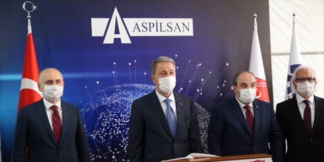 'Uçan kale'nin kokpitinde üç bakan