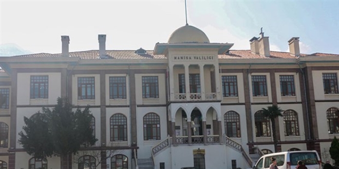 Manisa'daki depremde tarama çalışmaları sürüyor