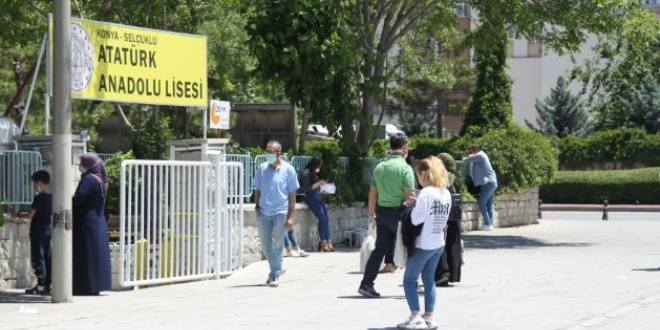Yanlış okula giden adayı sınava Emniyet Müdürü yetiştirdi
