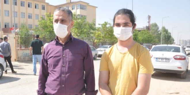 Mardin'de baba ve oğul aynı okulda YKS'ye girdi