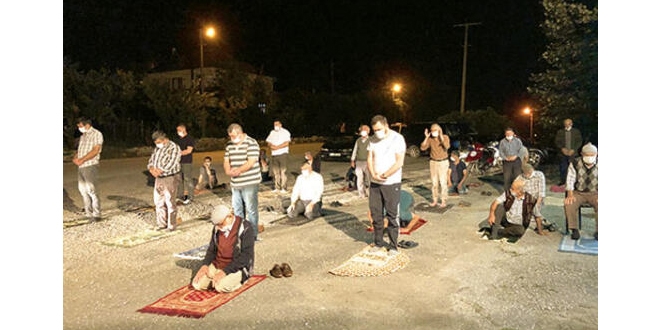 Kahvehane önündeki namaz için Diyanet İşleri Başkanı devrede