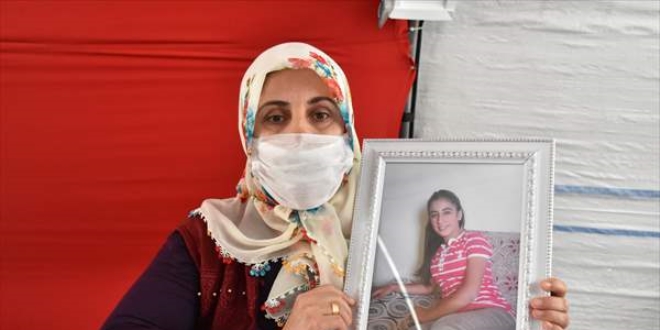 Diyarbakır'daki evlat nöbetine bir anne daha katıldı
