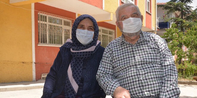 Koronavirüsü 38 günde yendi, gençleri uyardı