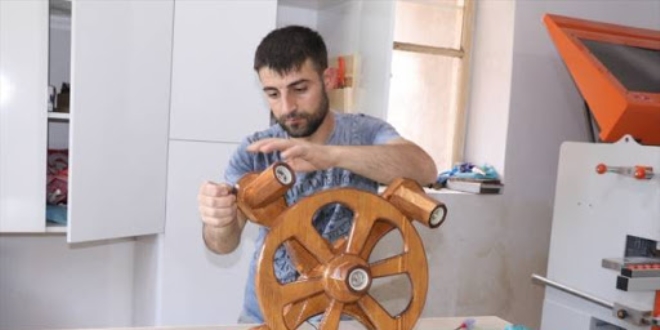 Devlet desteği ile köyünde baba mesleğini sürdürüyor