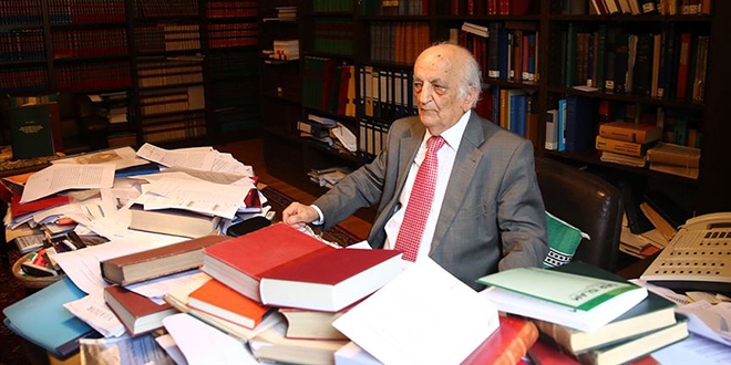 Fuat Sezgin'in el konulan kitapları için uzlaşmaya gidildi