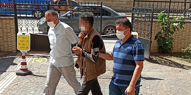 Evlerinden cephanelik ��kt�, 'koleksiyon yapt���n�' s�yledi serbest kald�