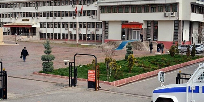 Tunceli'de bir köy karantinaya alındı, vali uyardı