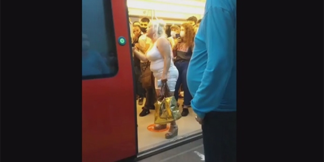 Ankara metrosunda maske kavgası