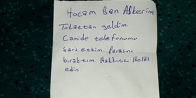 Asker camide telefonunu şarj ettiği için 'helallik' istedi
