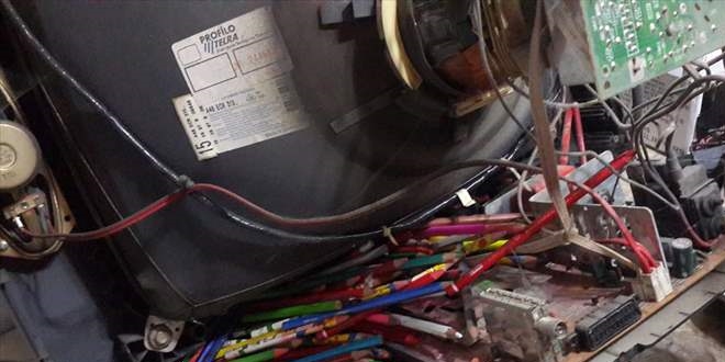 Konya'da tamir için getirilen televizyondan 120 kalem çıktı