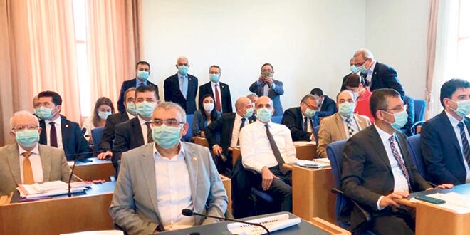 'Çoklu baro'da gerginlik sürdü