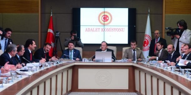 Çoklu Baro'ya izin veren teklif Adalet Komisyonu'nda kabul edildi