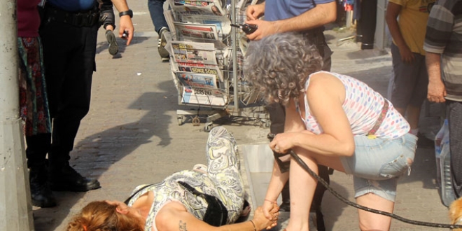 �l�e Emniyet M�d�rl��� �n�nde kad�na silahl� sald�r�