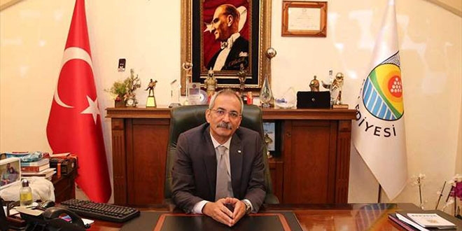Koronavirüsü yenen Belediye Başkanı görevine döndü