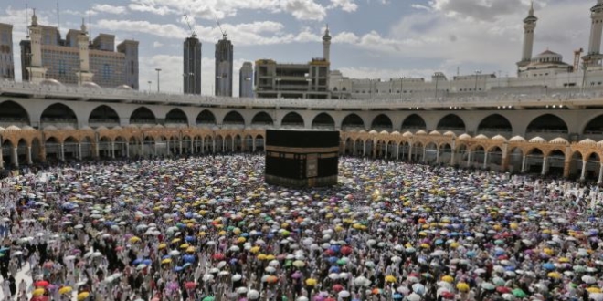Suudi Arabistan, hac için sağlık protokolü yayınladı
