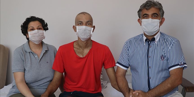 Kemik ili�i nakli olup ��rencilerine kavu�mak istiyor