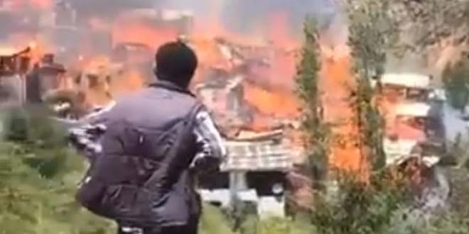 Artvin'de yangın çıktı... Bir köyün tamamı yandı