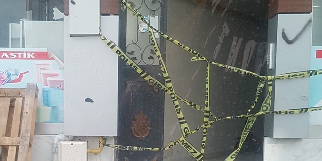 İlçede virüs vakası 16'ya yükseldi, 3 bina karantinaya alındı