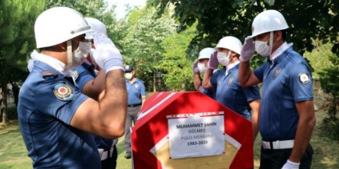 Deniz'de boğulan polis memuru, toprağa verildi