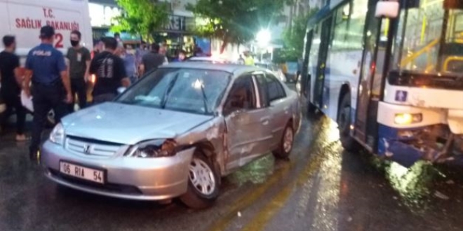 Başkent'te EGO otobüsü otomobile çarptı: 2 yaralı