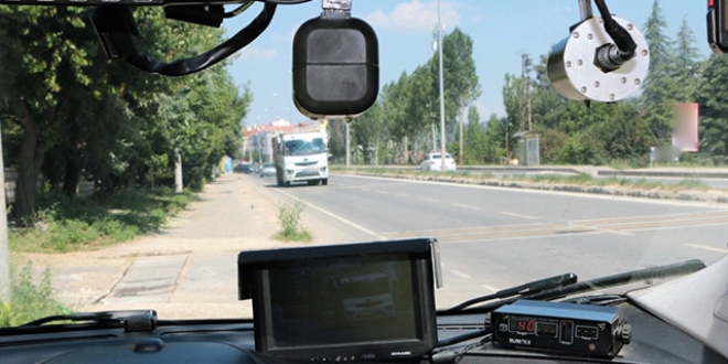 Yurt genelinde radarla hız denetimi: 43 bin sürücüye ceza