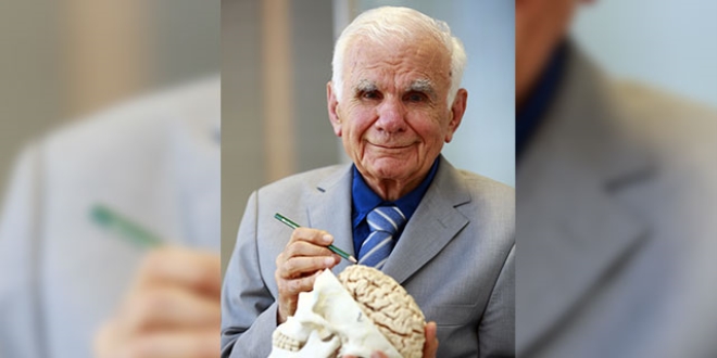 Y�zy�l�n cerrah� 95'inci ya��n� 10 bin cerrahla kutlad�