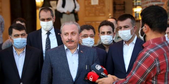 Şentop Hacı Bayram Camisi'nde sabah namazı kıldı